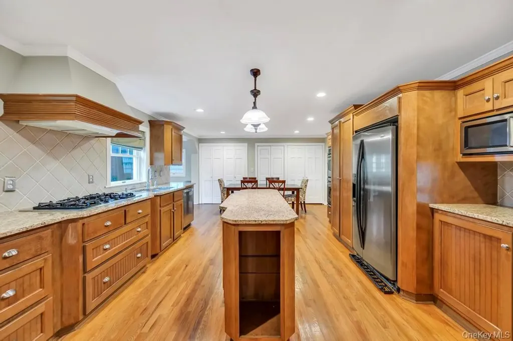 3597 Martha Boulevard Bethpage NY 11714