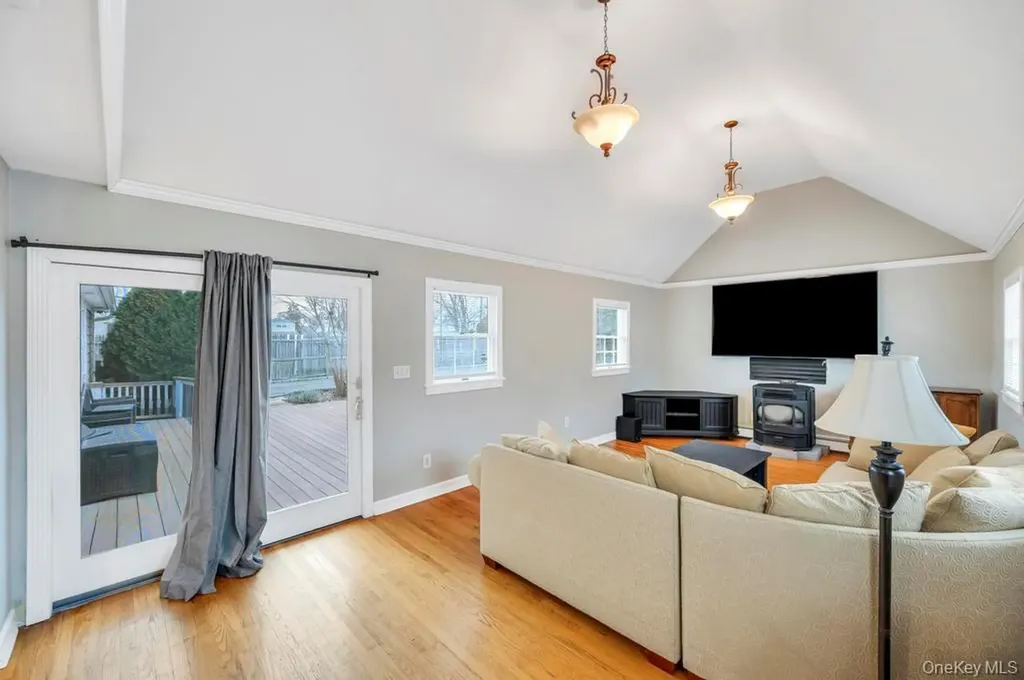 3597 Martha Boulevard Bethpage NY 11714