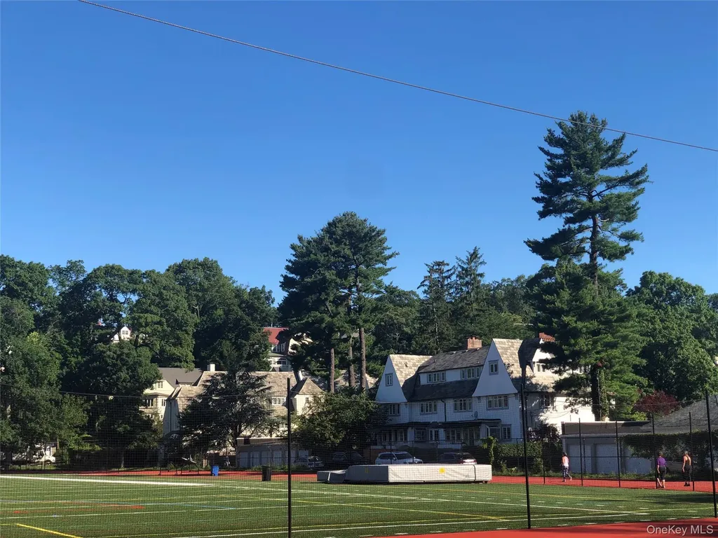 15 Meadow Avenue Bronxville NY 10708