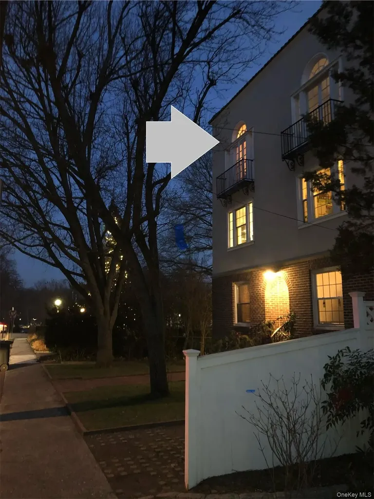 15 Meadow Avenue Bronxville NY 10708