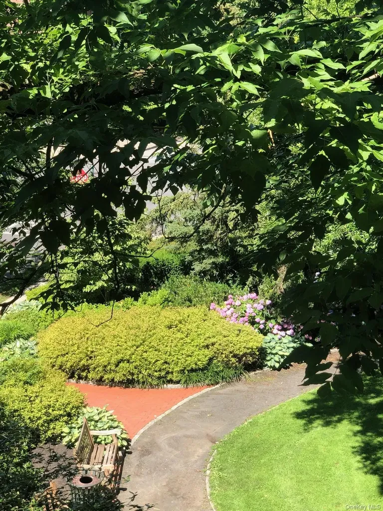 15 Meadow Avenue Bronxville NY 10708