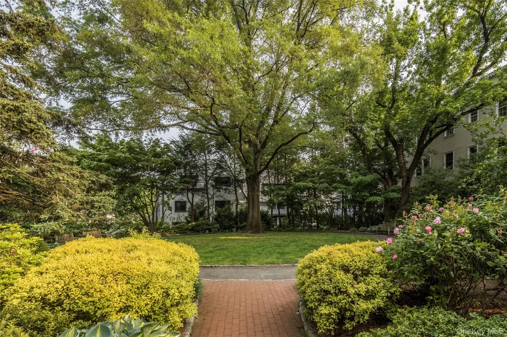15 Meadow Avenue Bronxville NY 10708