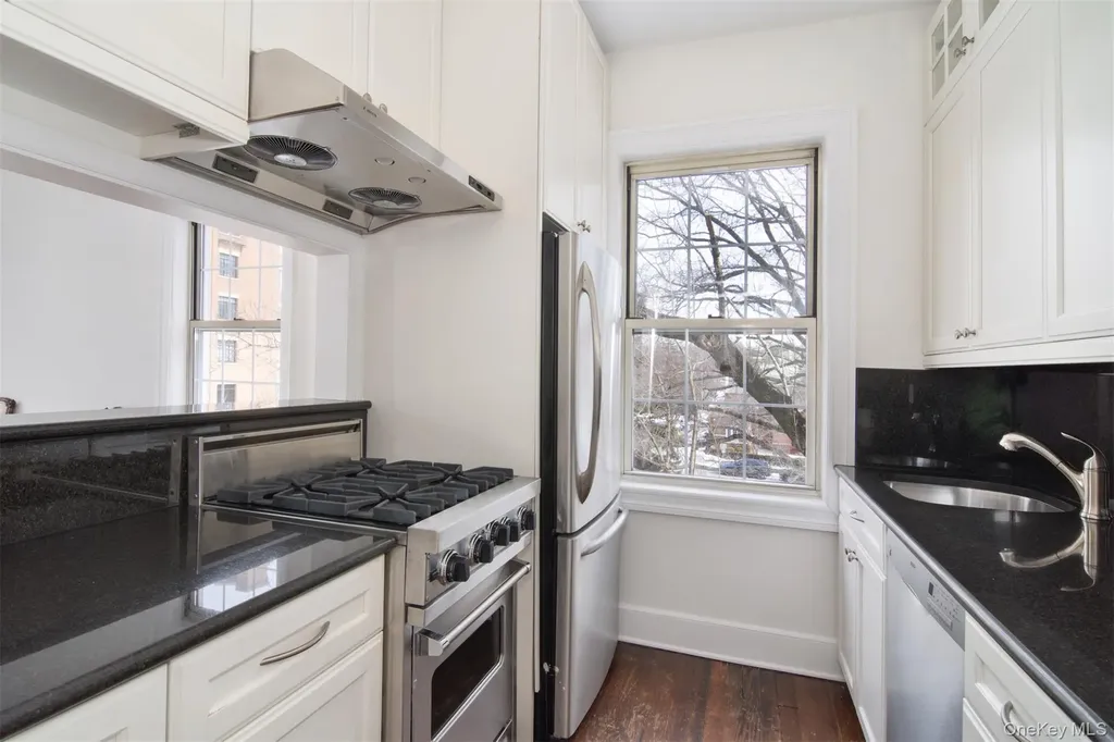 15 Meadow Avenue Bronxville NY 10708