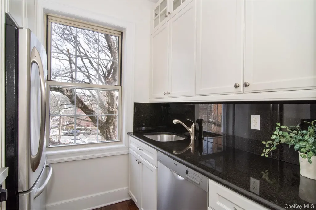 15 Meadow Avenue Bronxville NY 10708