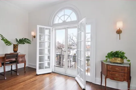 15 Meadow Avenue Bronxville NY 10708