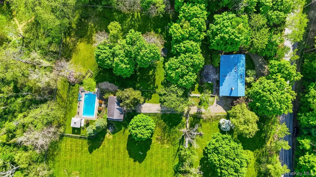 101 Drake Road Pleasant Valley NY 12569
