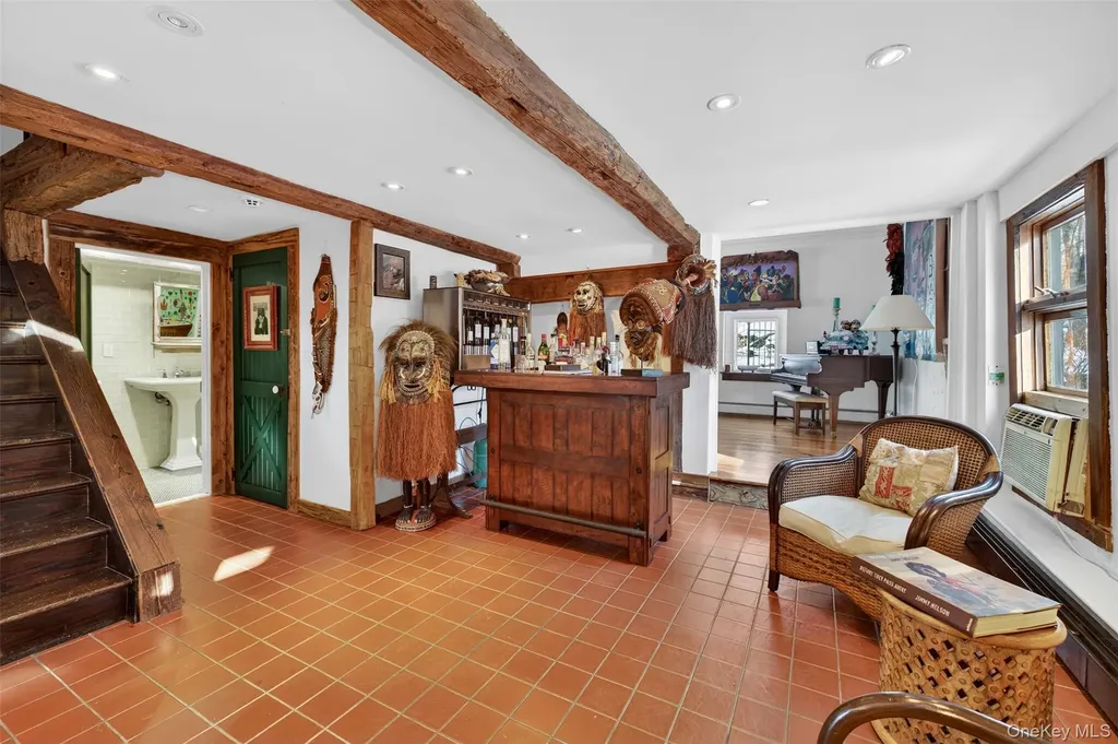 101 Drake Road Pleasant Valley NY 12569