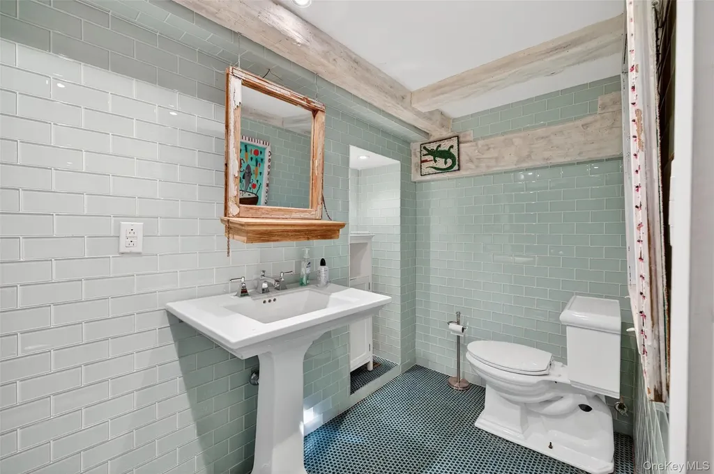 101 Drake Road Pleasant Valley NY 12569