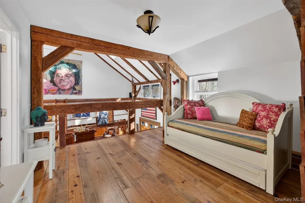 101 Drake Road Pleasant Valley NY 12569