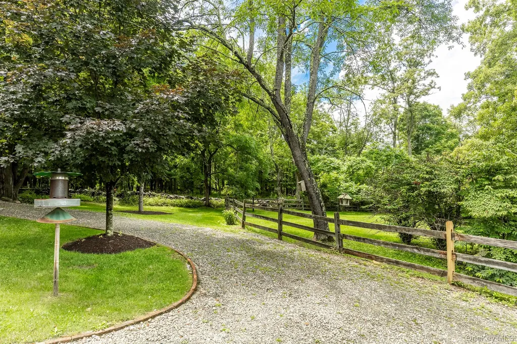 101 Drake Road Pleasant Valley NY 12569