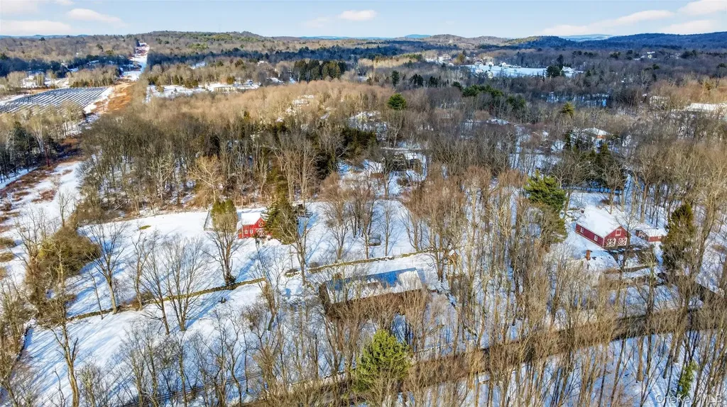 101 Drake Road Pleasant Valley NY 12569
