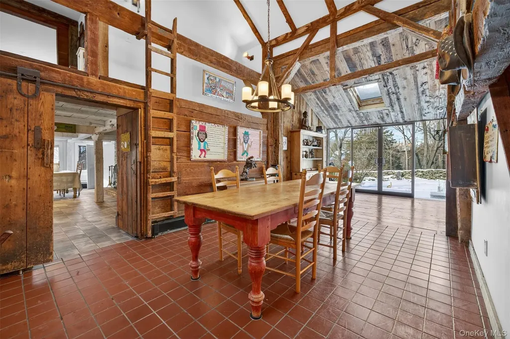 101 Drake Road Pleasant Valley NY 12569
