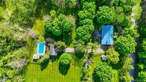 101 Drake Road Pleasant Valley NY 12569