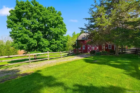 101 Drake Road Pleasant Valley NY 12569