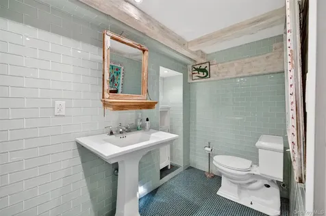 101 Drake Road Pleasant Valley NY 12569