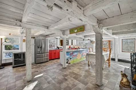 101 Drake Road Pleasant Valley NY 12569