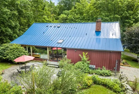 101 Drake Road Pleasant Valley NY 12569