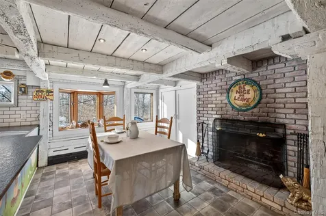 101 Drake Road Pleasant Valley NY 12569