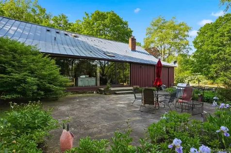 101 Drake Road Pleasant Valley NY 12569