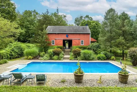 101 Drake Road Pleasant Valley NY 12569