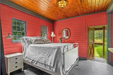 101 Drake Road Pleasant Valley NY 12569
