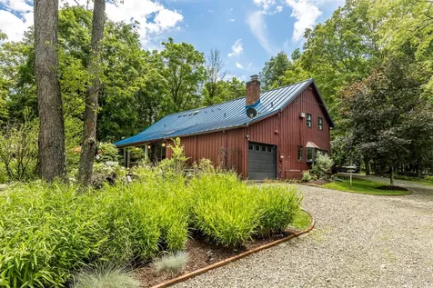 101 Drake Road Pleasant Valley NY 12569
