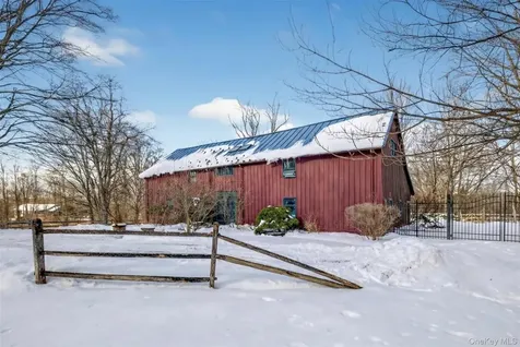 101 Drake Road Pleasant Valley NY 12569