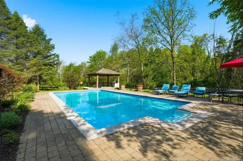 101 Drake Road Pleasant Valley NY 12569