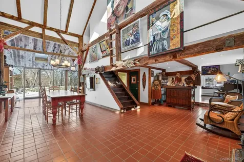 101 Drake Road Pleasant Valley NY 12569