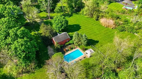 101 Drake Road Pleasant Valley NY 12569