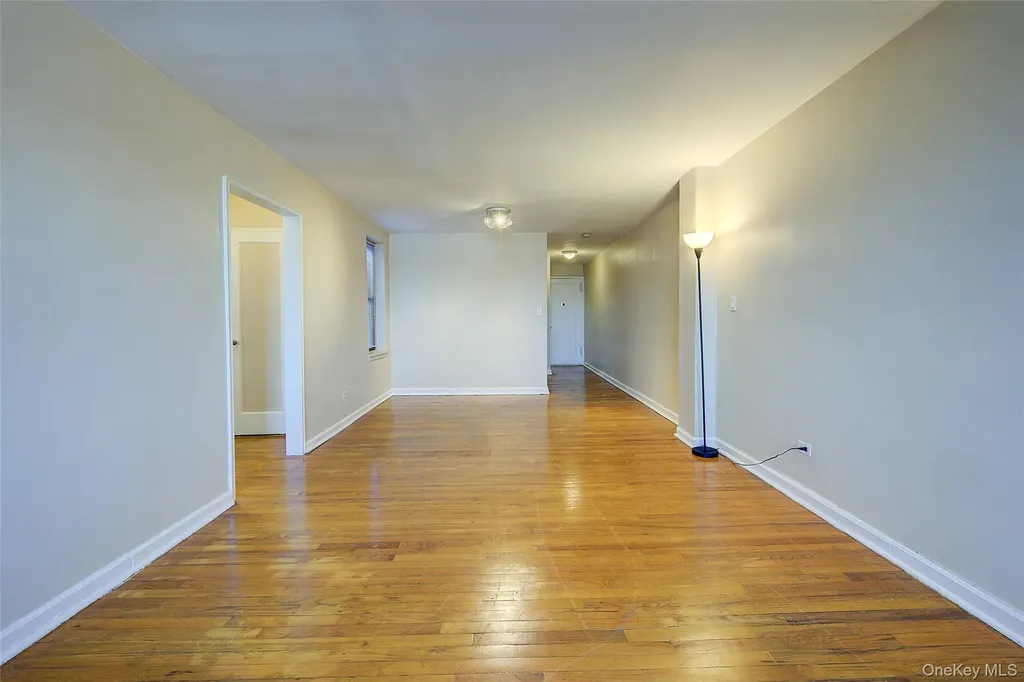 65-35 108th Forest Hills NY 11375