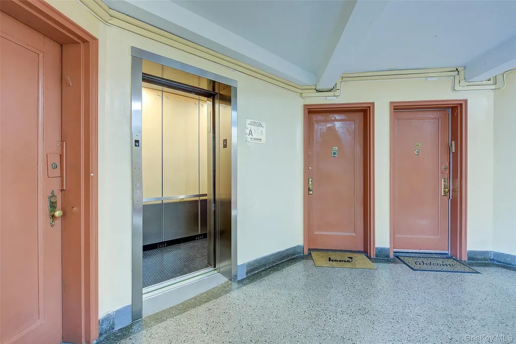 65-35 108th Forest Hills NY 11375