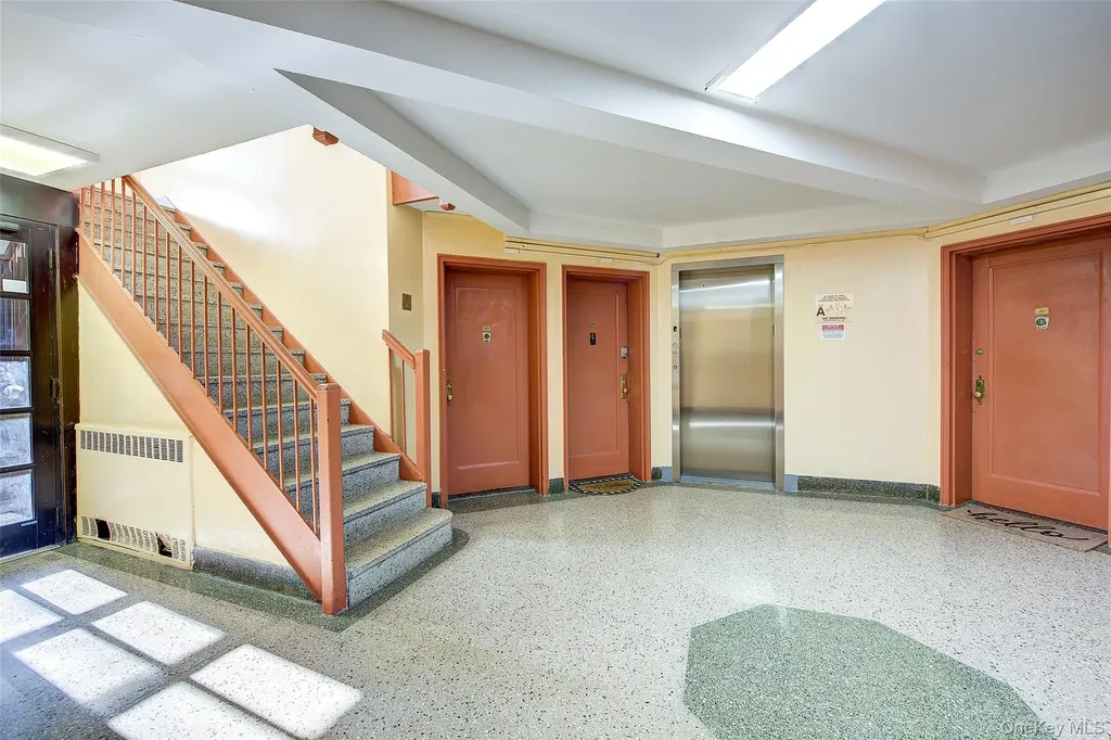 65-35 108th Forest Hills NY 11375