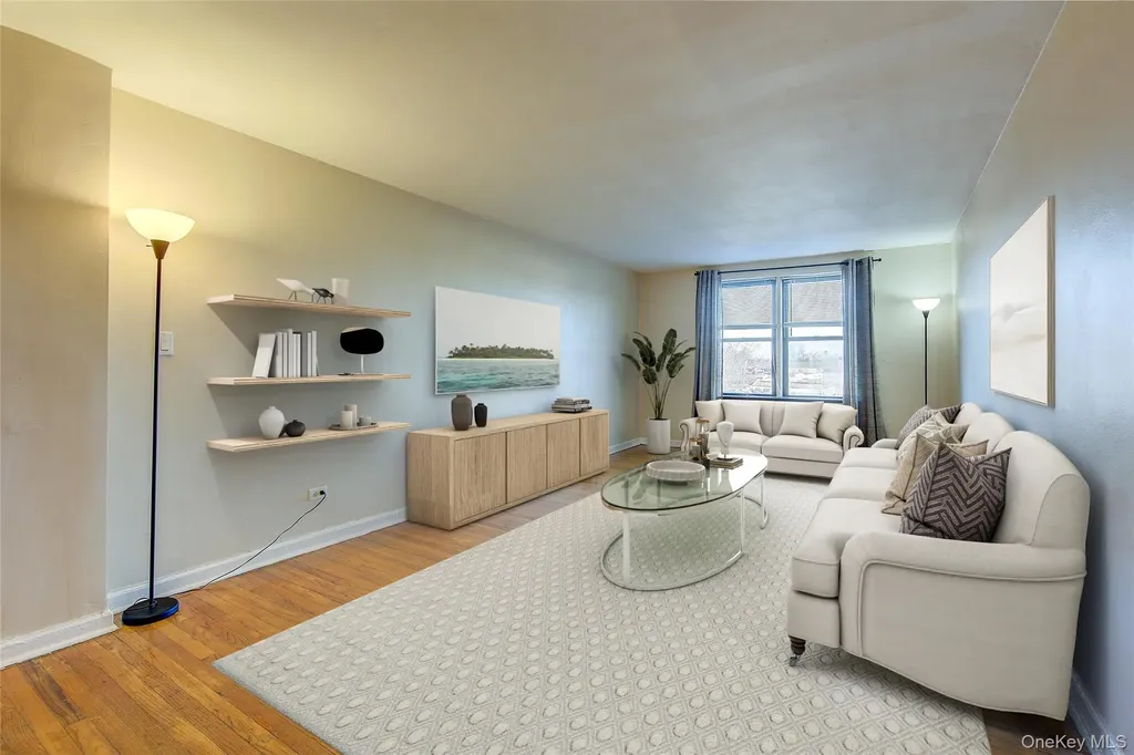65-35 108th Forest Hills NY 11375