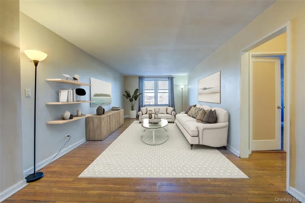 65-35 108th Forest Hills NY 11375
