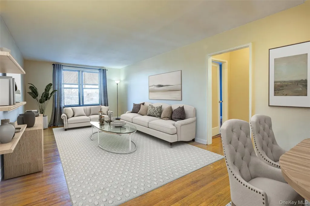 65-35 108th Forest Hills NY 11375