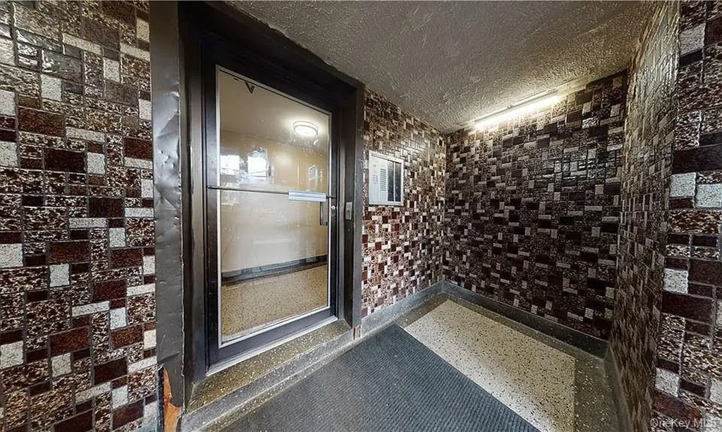 2821 Kings Highway Brooklyn NY 11229