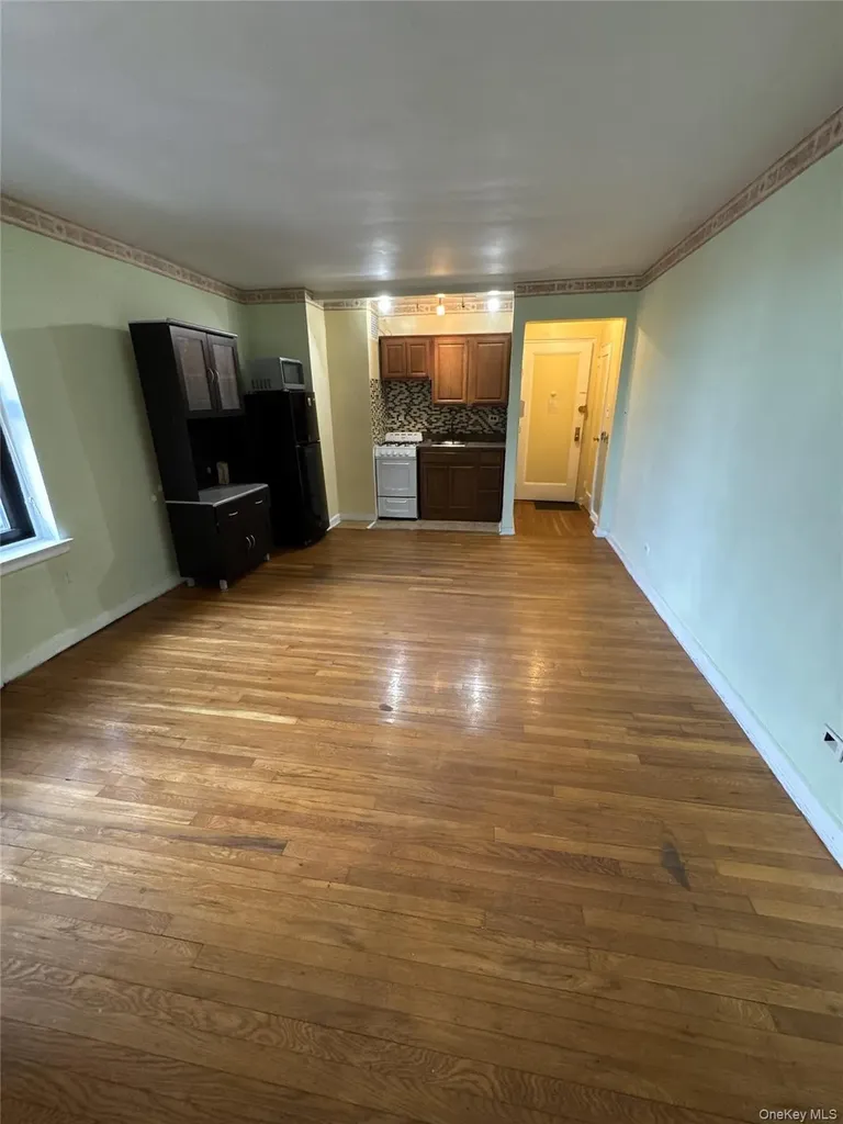 2821 Kings Highway Brooklyn NY 11229