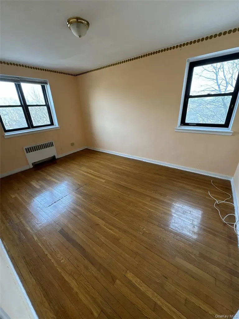 2821 Kings Highway Brooklyn NY 11229