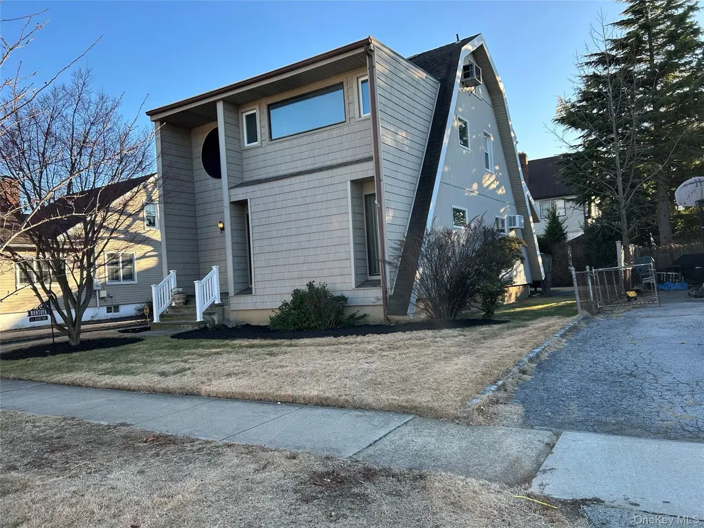 70 E Beverly Parkway Valley Stream NY 11580