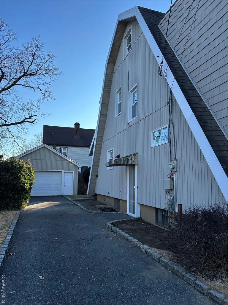 70 E Beverly Parkway Valley Stream NY 11580