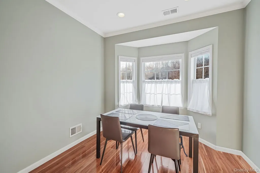 115 Willow Wood Drive Oakdale NY 11769