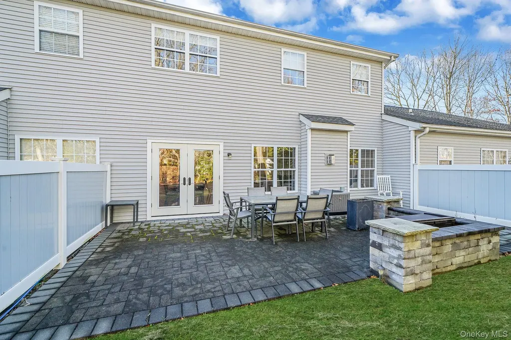 115 Willow Wood Drive Oakdale NY 11769