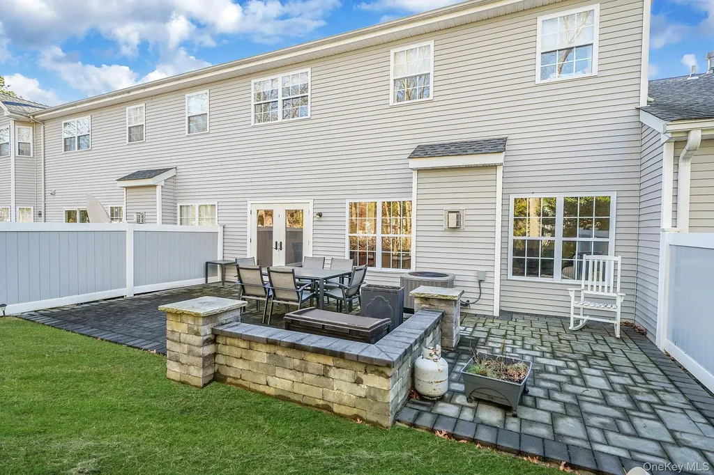 115 Willow Wood Drive Oakdale NY 11769