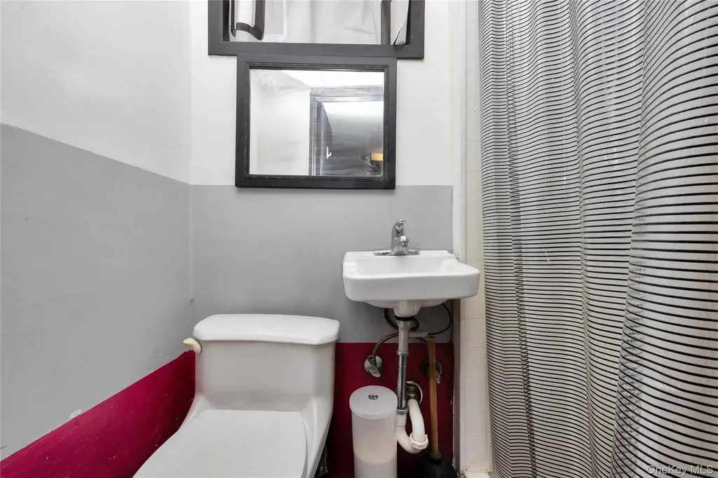 7042 173rd Street Fresh Meadows NY 11365