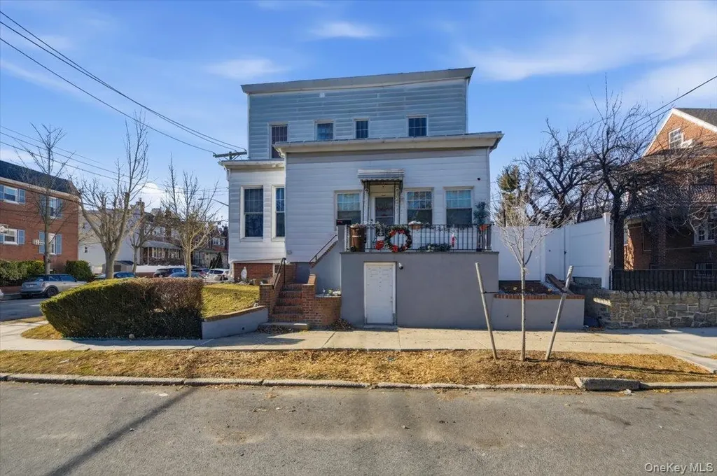 2523 Woodhull Avenue Bronx NY 10469