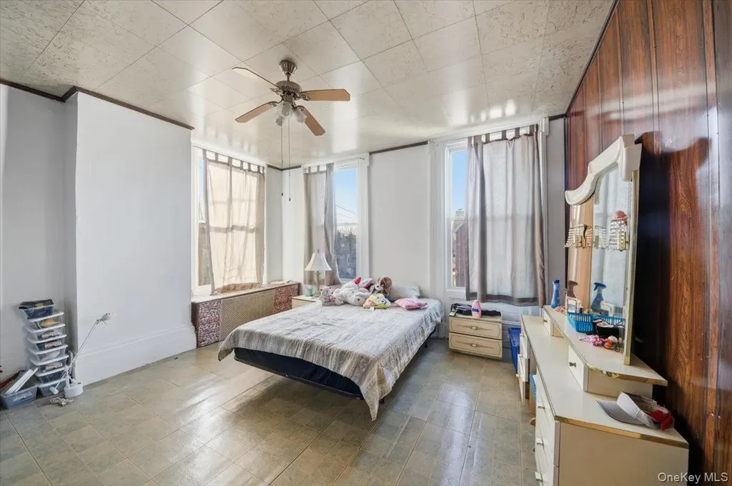 2523 Woodhull Avenue Bronx NY 10469
