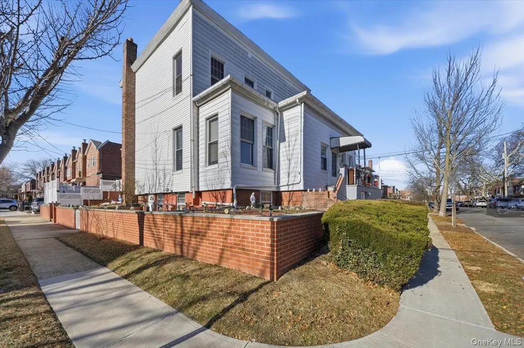 2523 Woodhull Avenue Bronx NY 10469