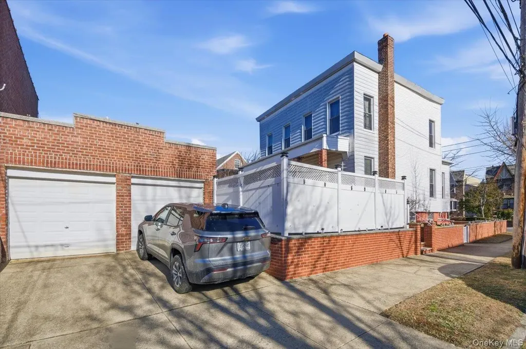 2523 Woodhull Avenue Bronx NY 10469