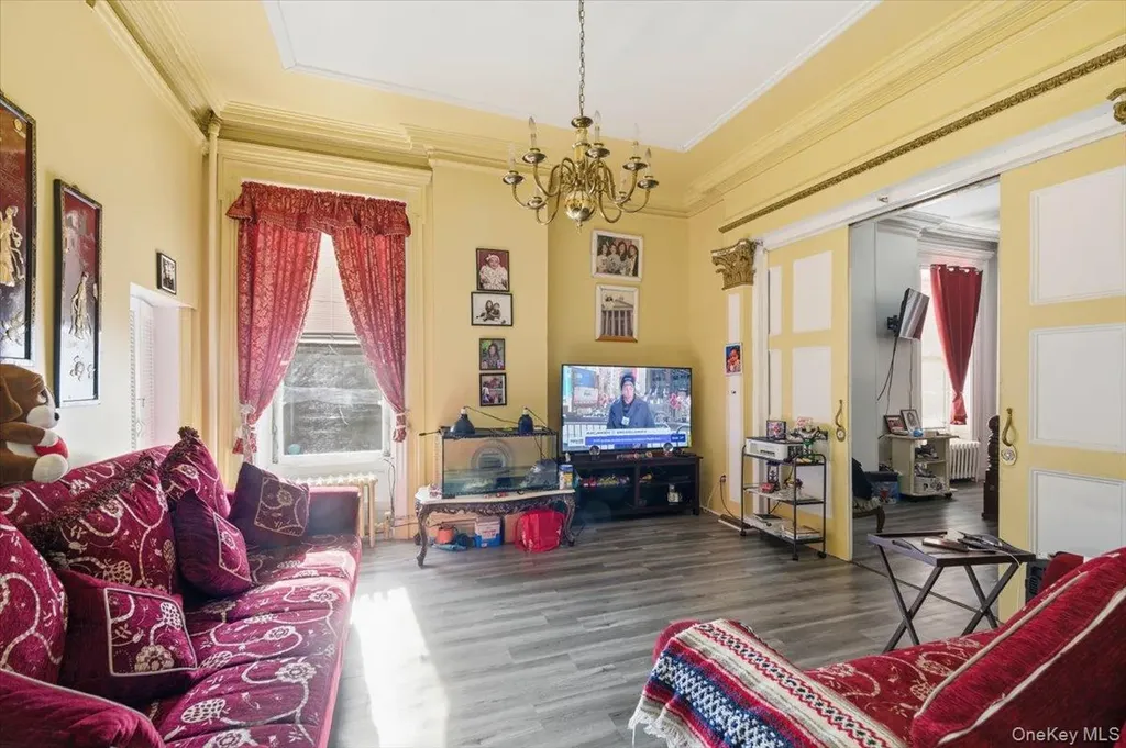 2523 Woodhull Avenue Bronx NY 10469